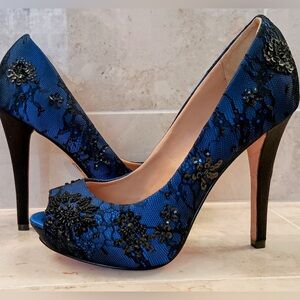Brand New Beautiful Badgley Mischka Blue Stain Heels
